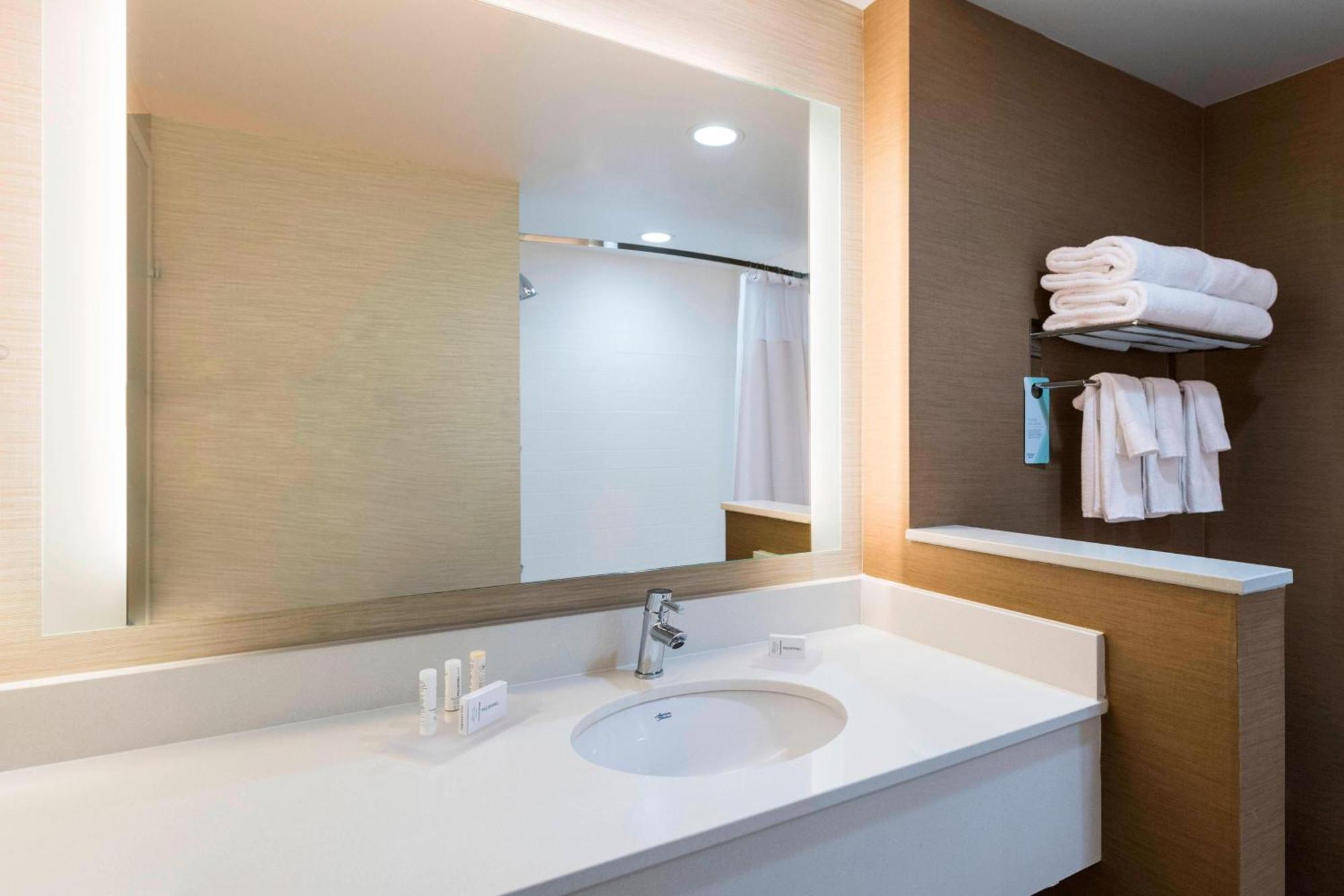 Fairfield Inn & Suites By Marriott Dallas וואקסהאצ'י מראה חיצוני תמונה