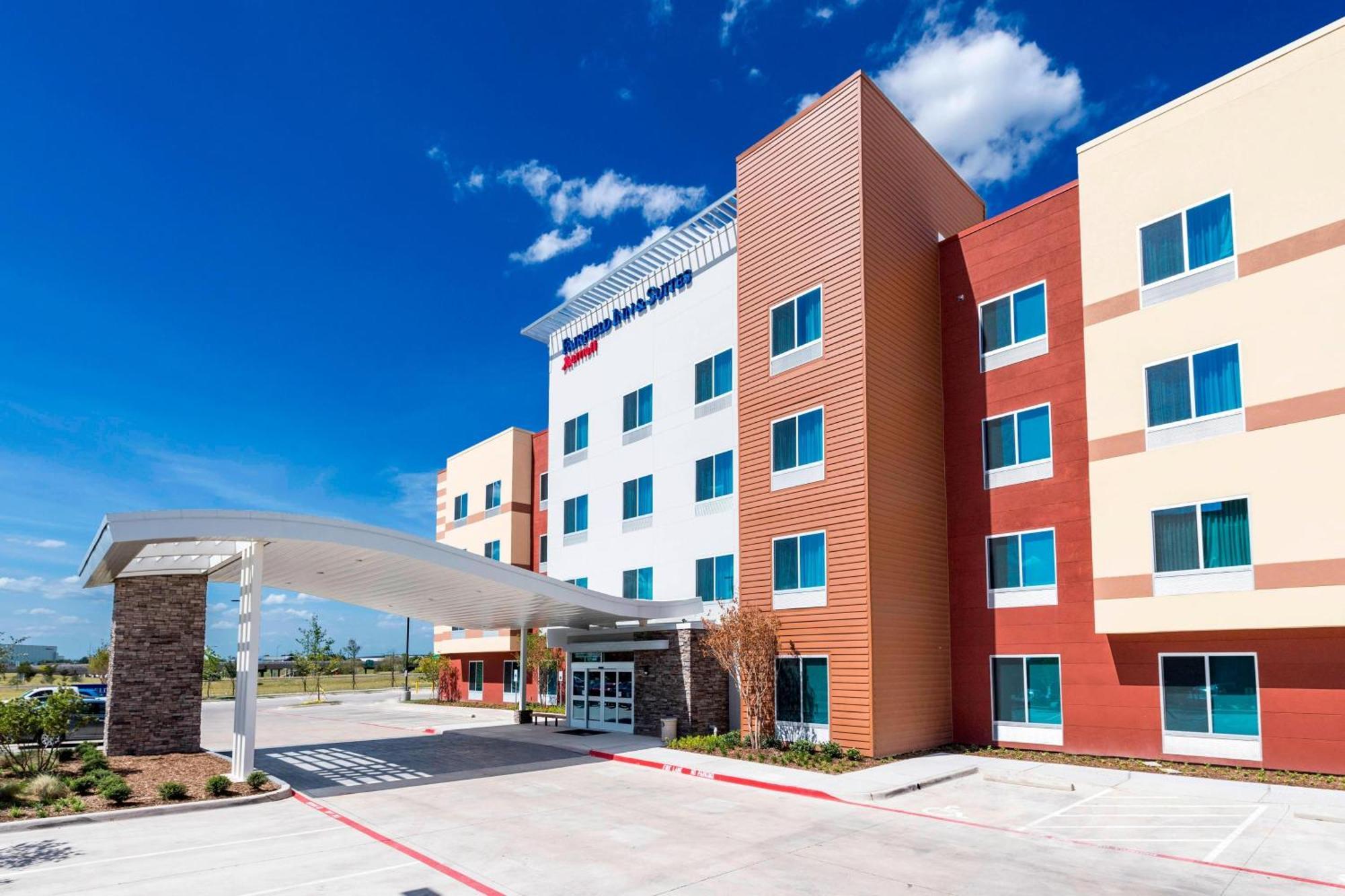 Fairfield Inn & Suites By Marriott Dallas וואקסהאצ'י מראה חיצוני תמונה