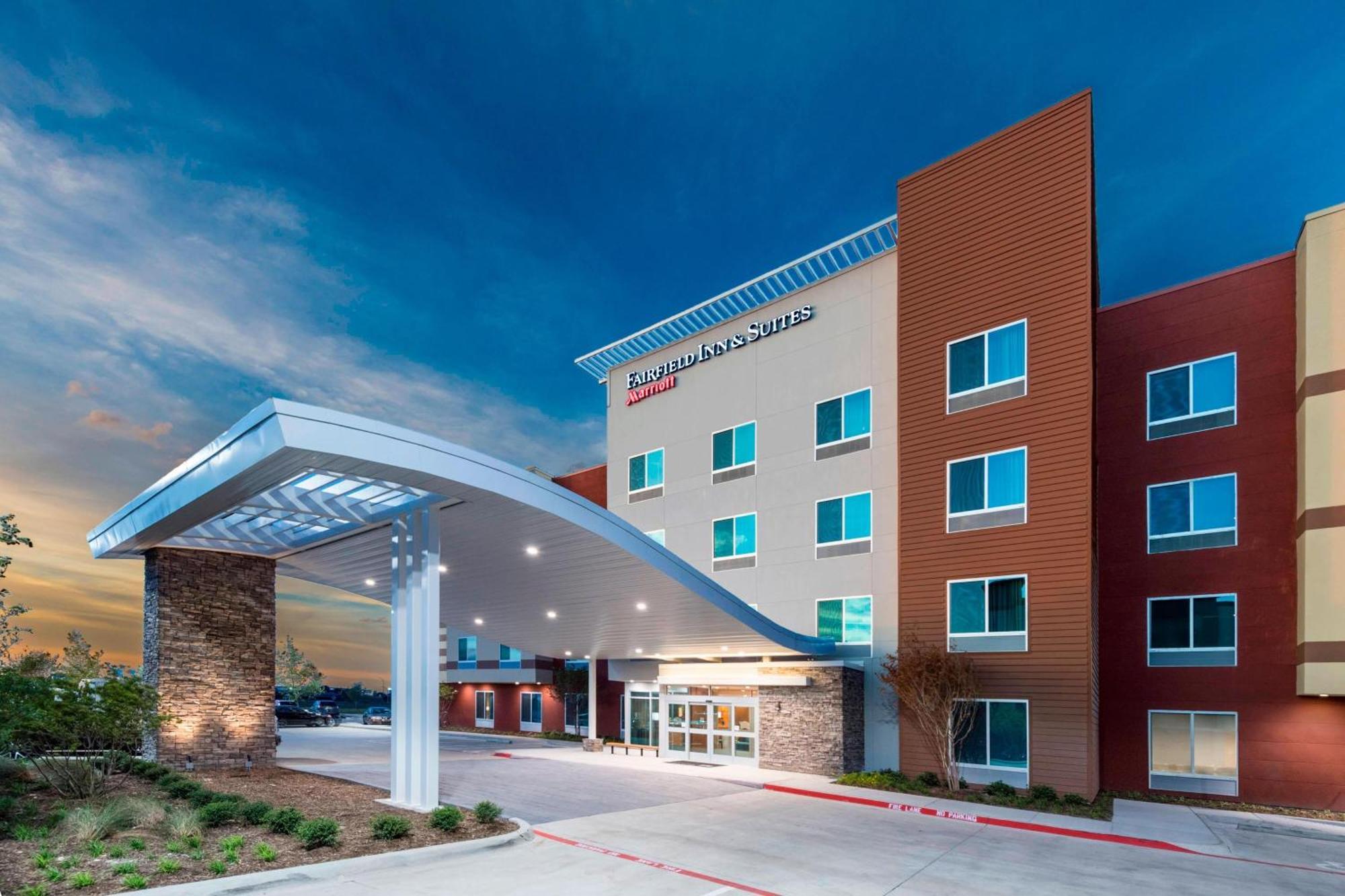 Fairfield Inn & Suites By Marriott Dallas וואקסהאצ'י מראה חיצוני תמונה