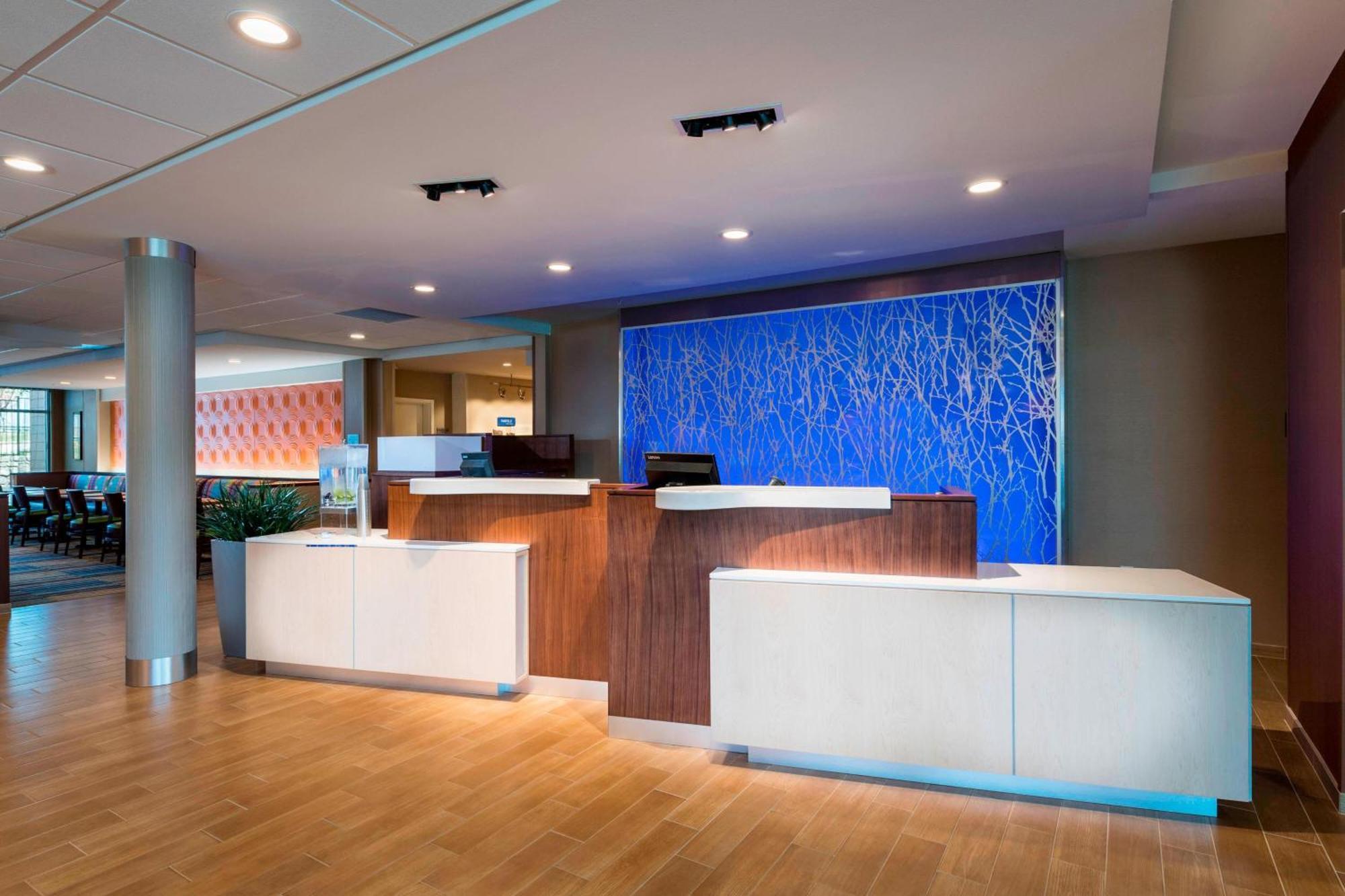 Fairfield Inn & Suites By Marriott Dallas וואקסהאצ'י מראה חיצוני תמונה